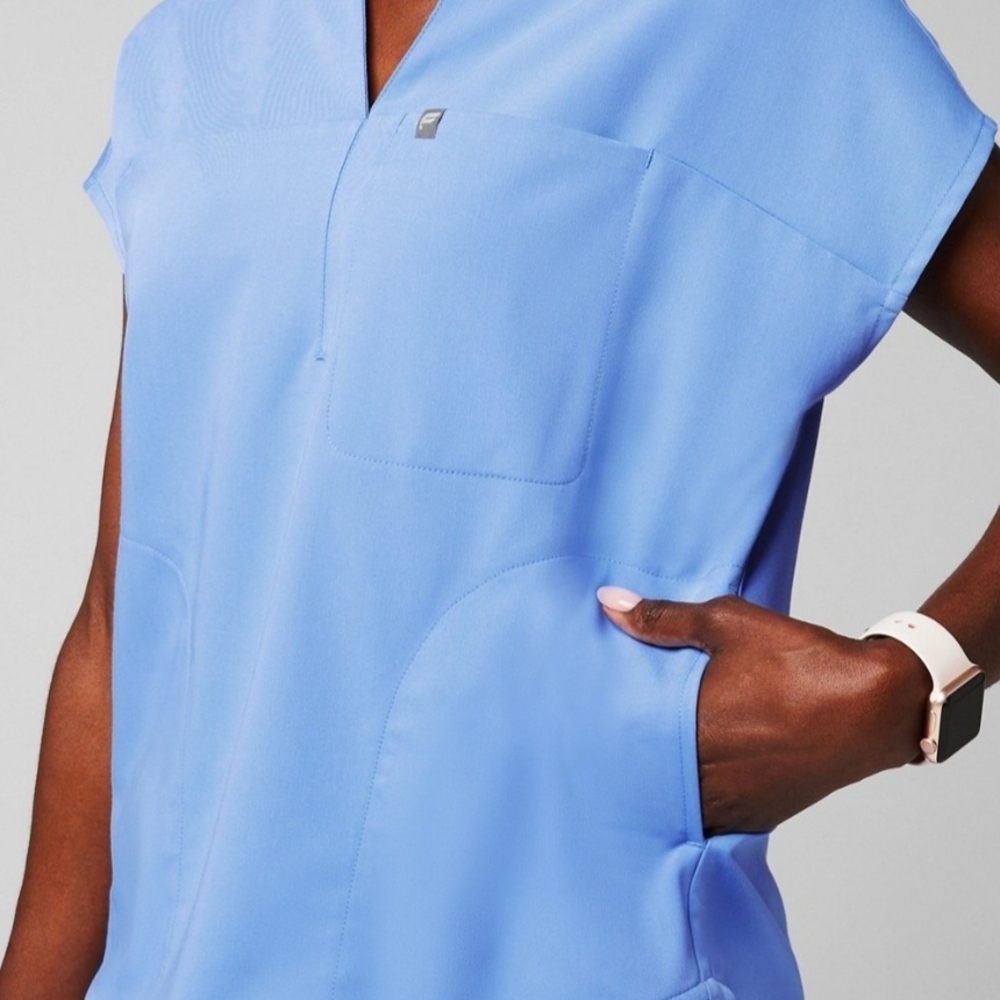 Fabletics Envolve Oversized Scrub Top L - image 4